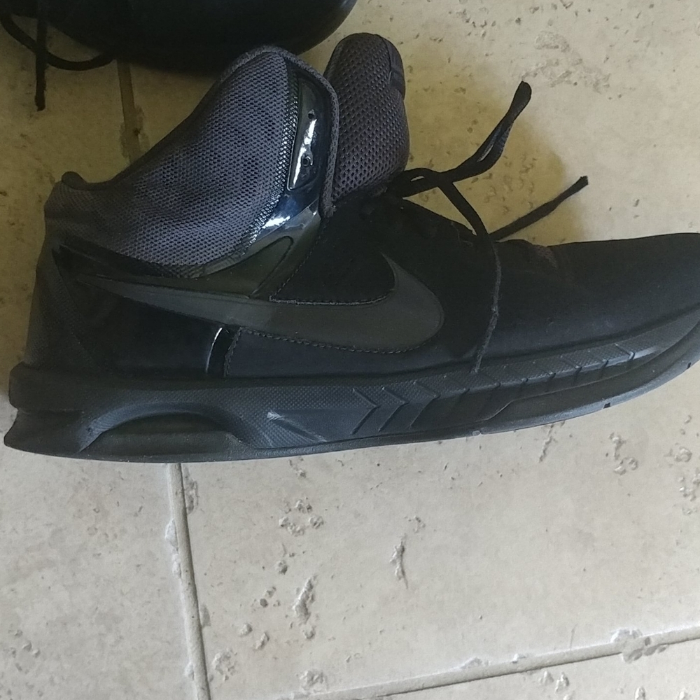 Nike - Picture 9 of 13